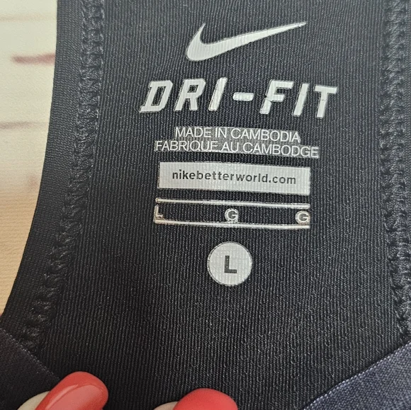 Nike Black Strappy Cap Sleeve Athletic Top - Picture 4 of 9